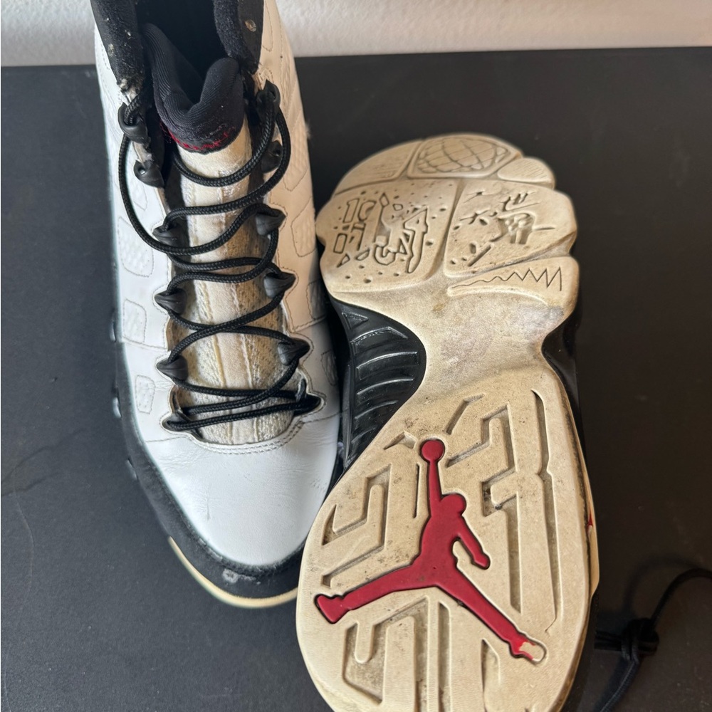 Size 8.5 - Jordan 9 Retro space jam 2016 - Picture 5 of 5